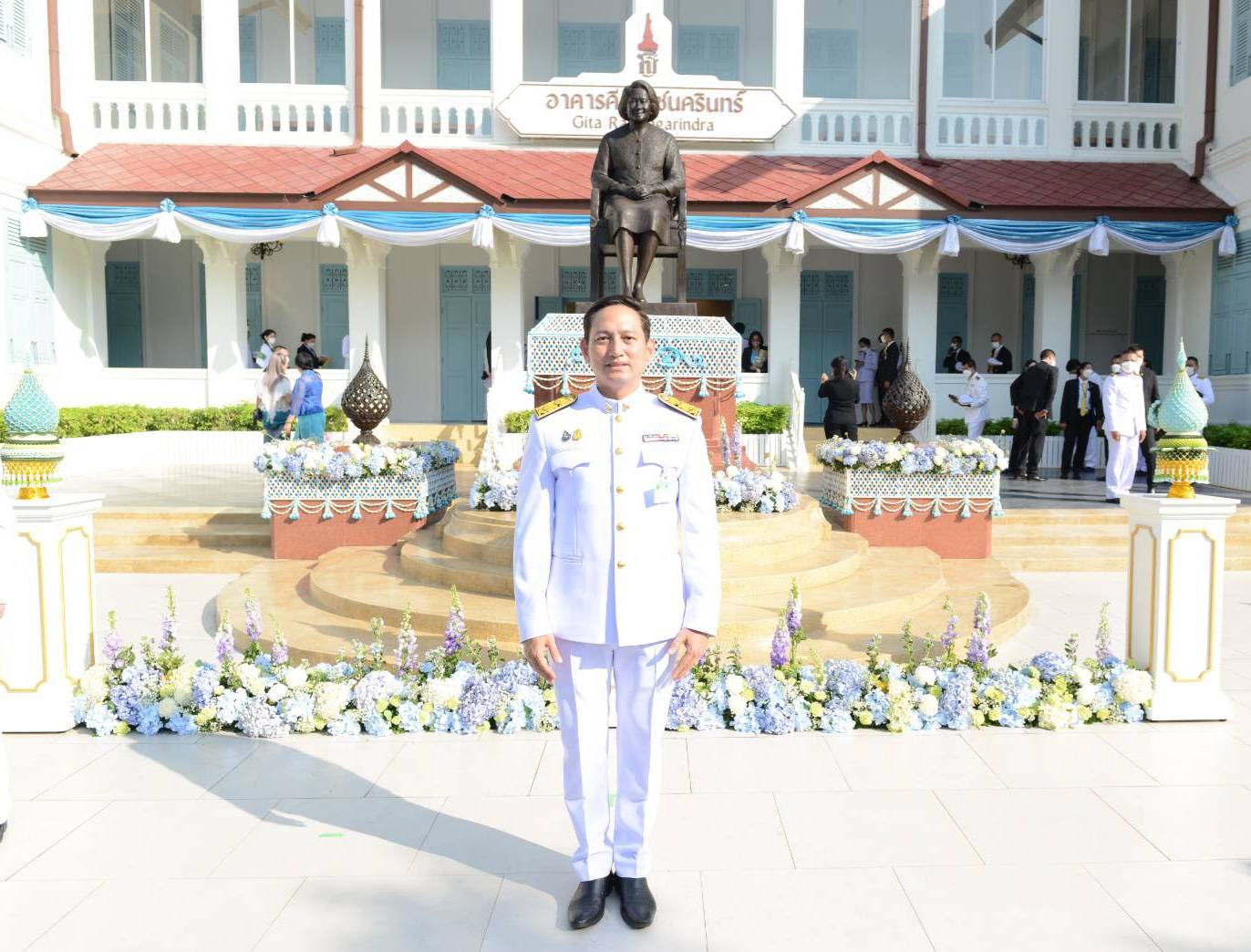 รองปลัดกระทรวงพลังงาน เข้าร่วมพิธีทำบุญตักบาตร เนื่องในงานวาระครบรอบ 100 ปี วันประสูติ สมเด็จพระเจ้าพี่นางเธอ เจ้าฟ้ากัลยาณิวัฒนากรมหลวงนราธิวาสราชนครินทร์