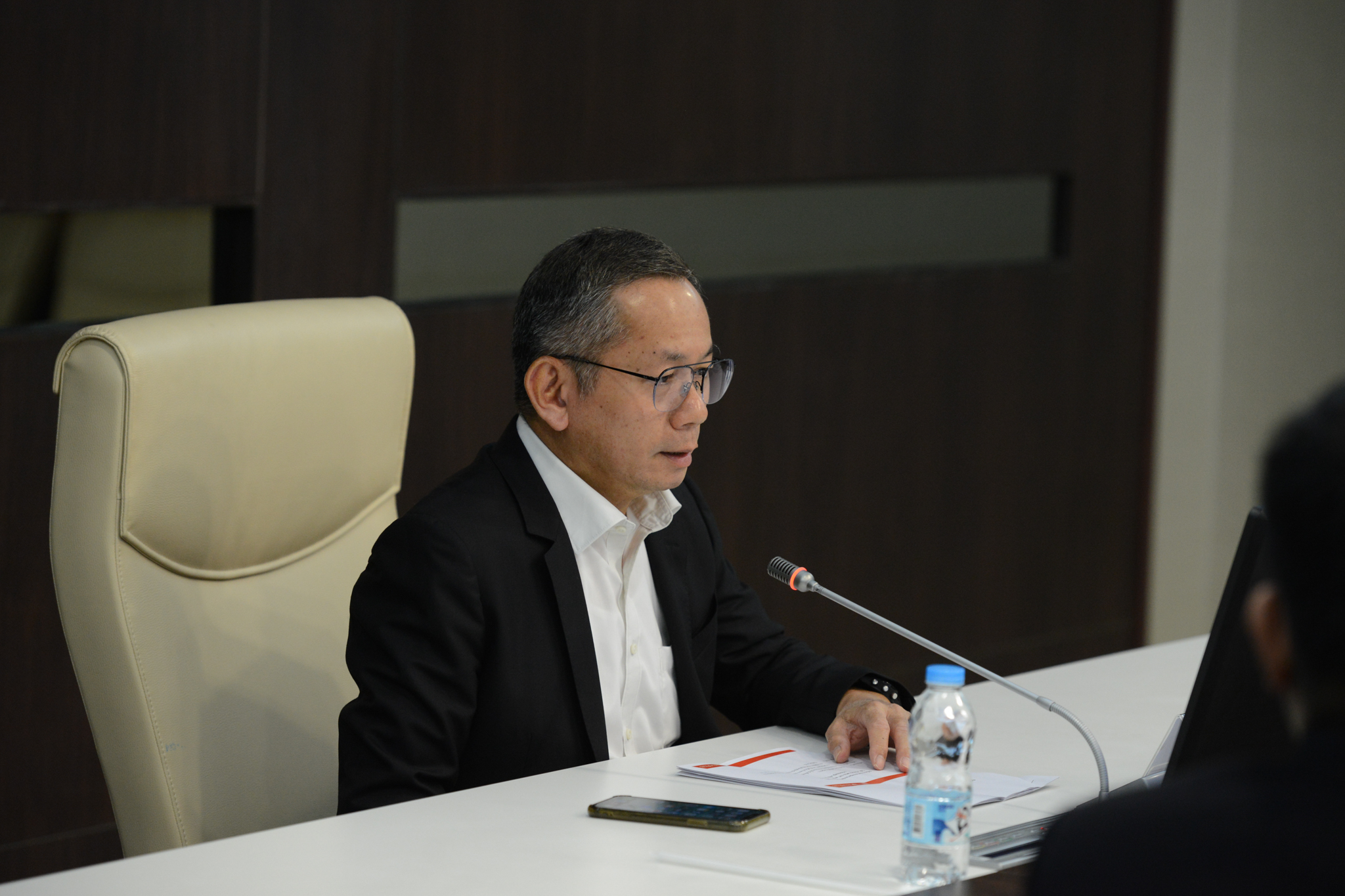 รองปลัดกระทรวงพลังงาน เป็นประธานในการประชุมเรื่องการบริหารกองทุนน้ำมันเชื้อเพลิง